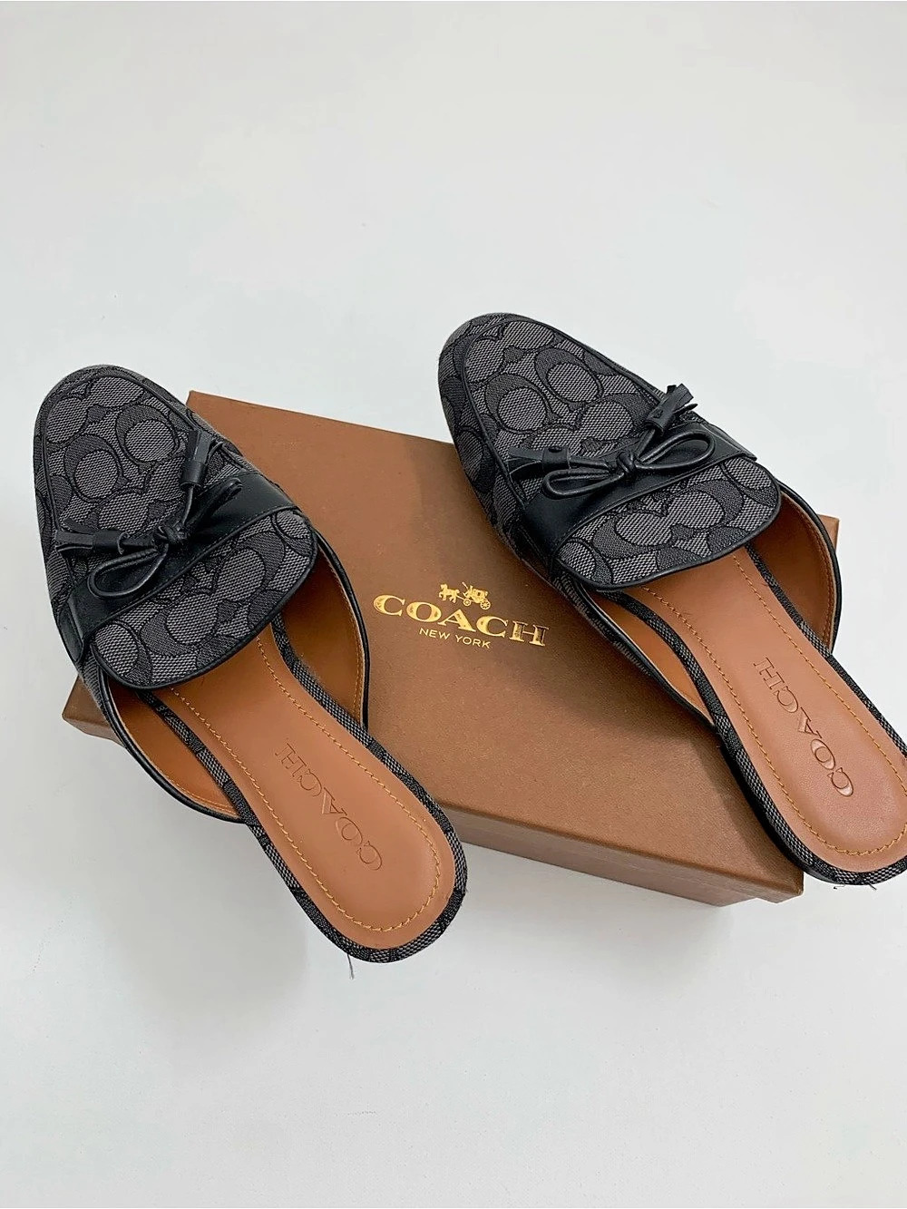 Coach Signature Jacquard Bow Mule slides Mule women’s US 8